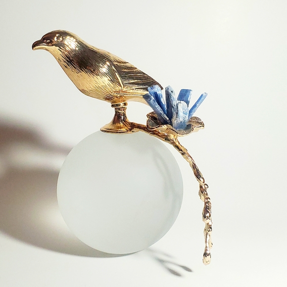 Modern Minimalist Art Glass Sculpture with Gold Tone Bird  & Quartz Gemstones - Picture 11 of 11